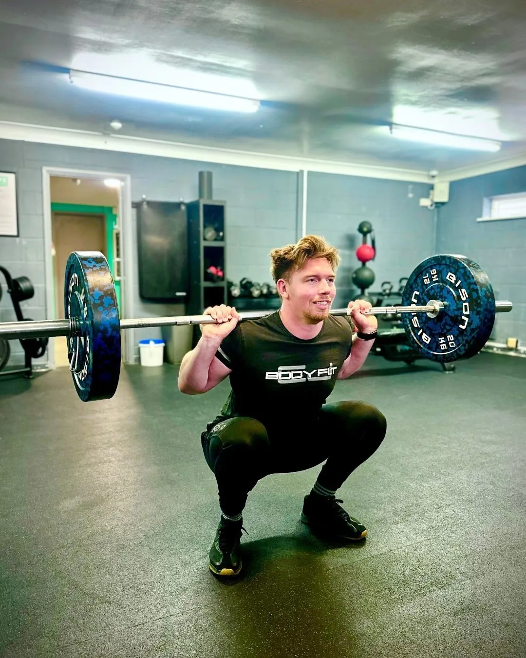 Photo ad squat frontthumbnail 43