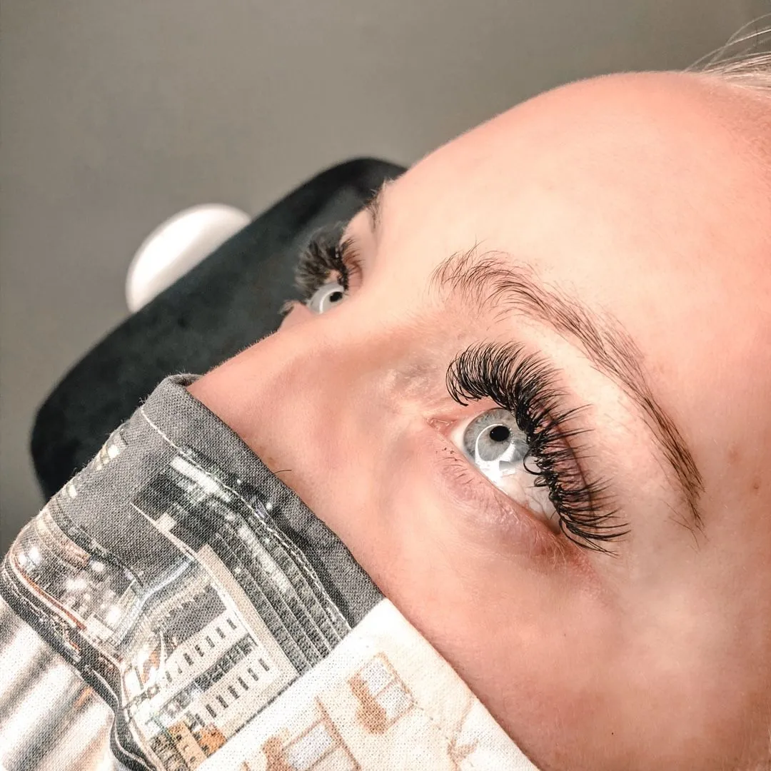 Wimpernliebe Das ist dir vielleicht zu viel oder du hast individuelle Wuensche Gar kein Problem Sprich mit mir und ich gehe auf deine Wuensche ein und sage dir was moe