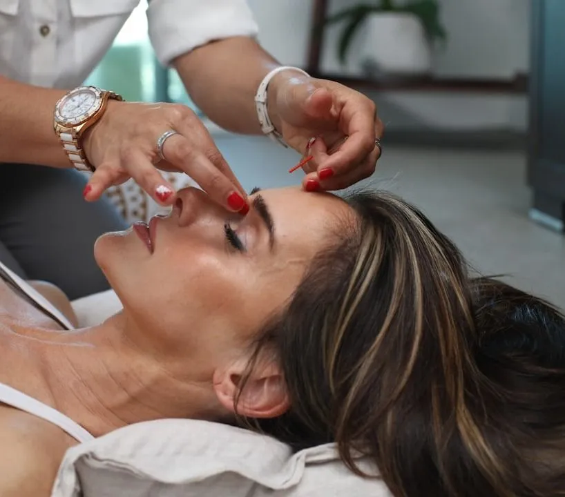 photo 1512290923902 8a9f81dc236c