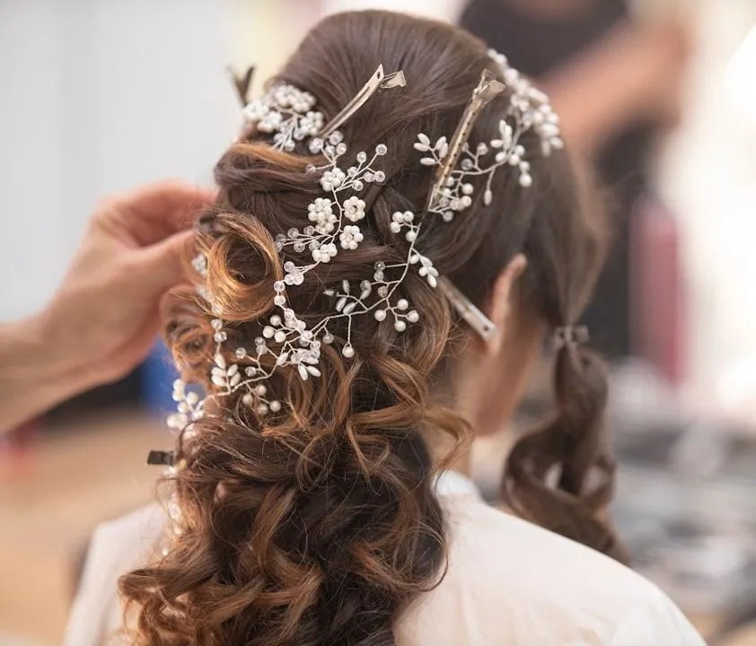 photo 1581674210501 c760093514e8